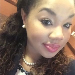 Meet your Posher, Sylvia